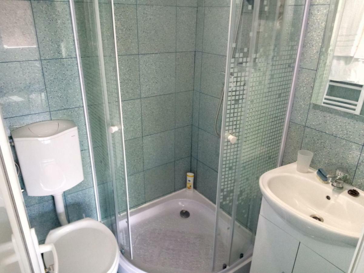 Camere De Inchiriat Carpati Hunedoara Eksteriør billede